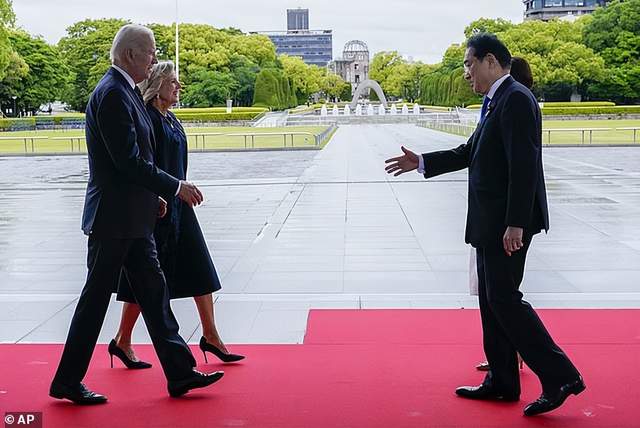 太太团在广岛G7峰会首日比拼！日本夫人好端庄，英国夫人美成黑马 图1